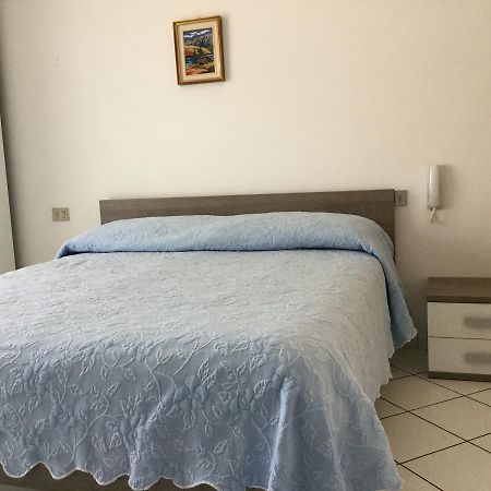 Hotel Bragozzo ソットマリーナ エクステリア 写真