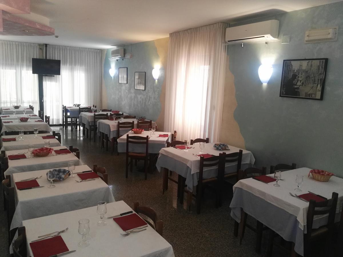 Hotel Bragozzo ソットマリーナ エクステリア 写真